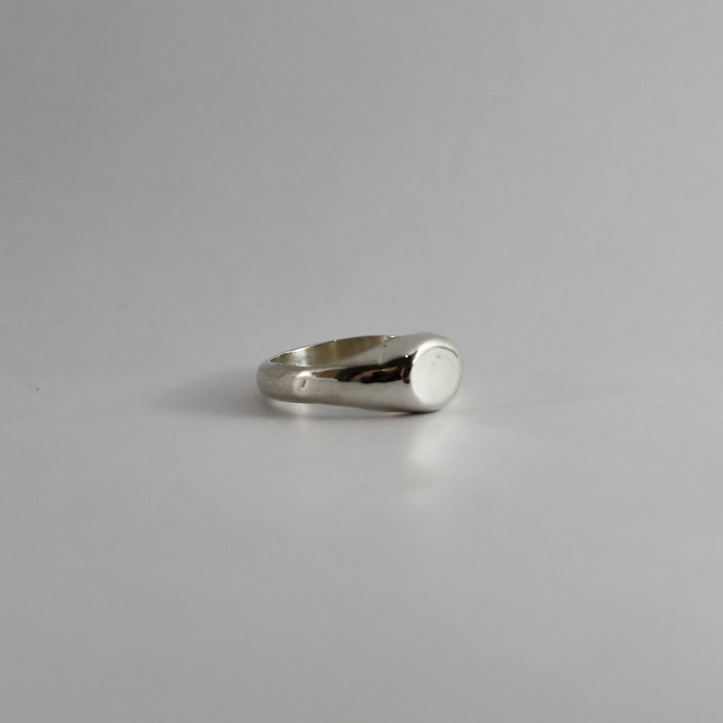 Oval signet 2