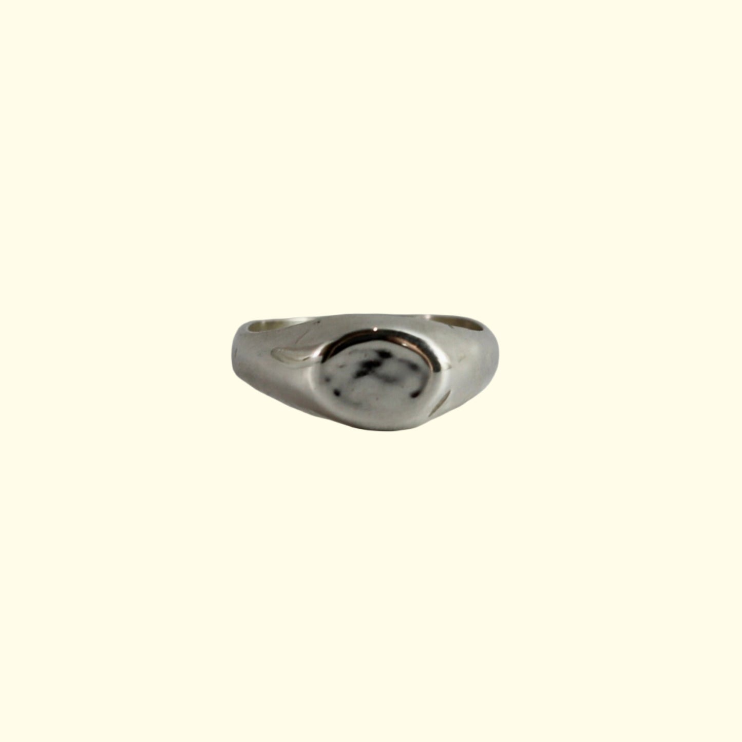 Oval signet 2
