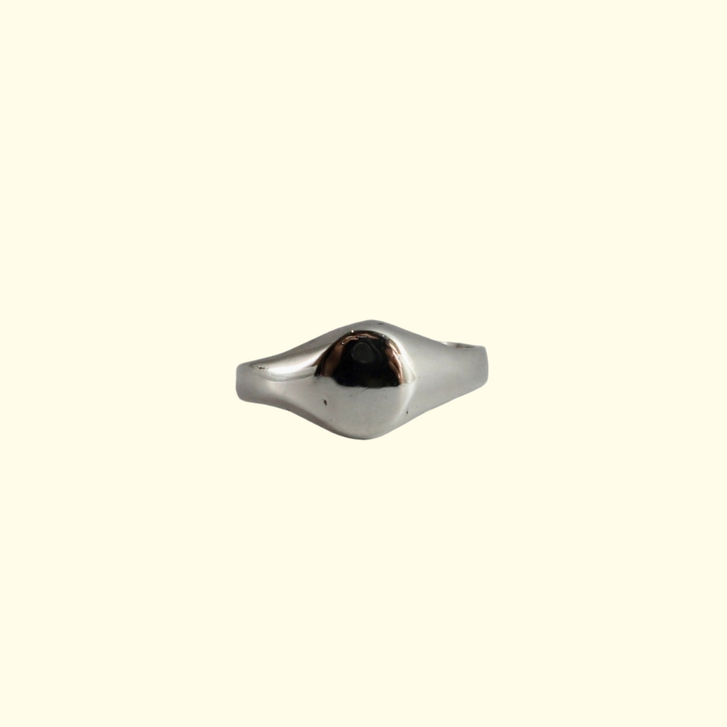 Oval signet 1